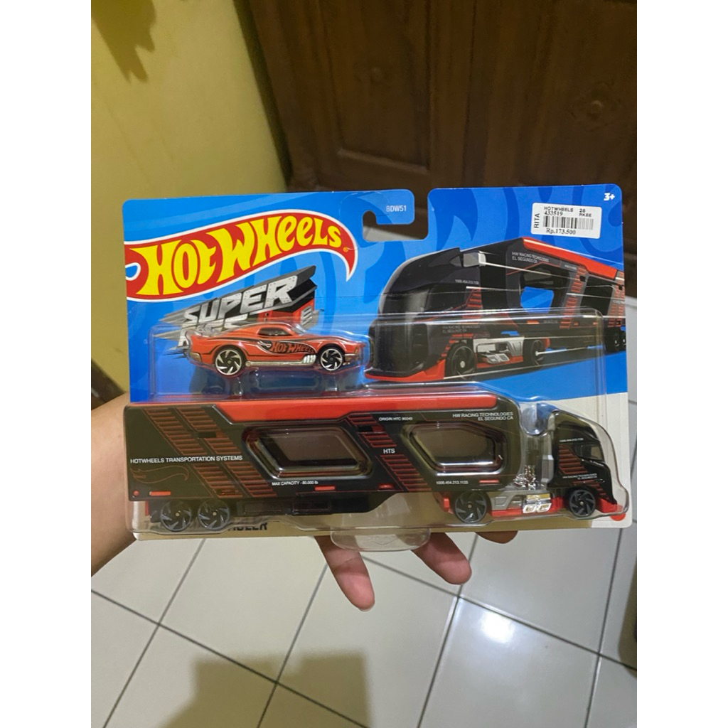 Hot wheels TALL ORDER HAULER™