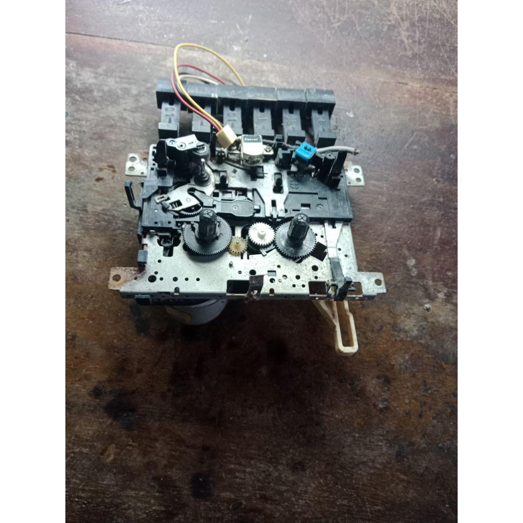 mekanik mesin pemutar kaset compo polytron jadul