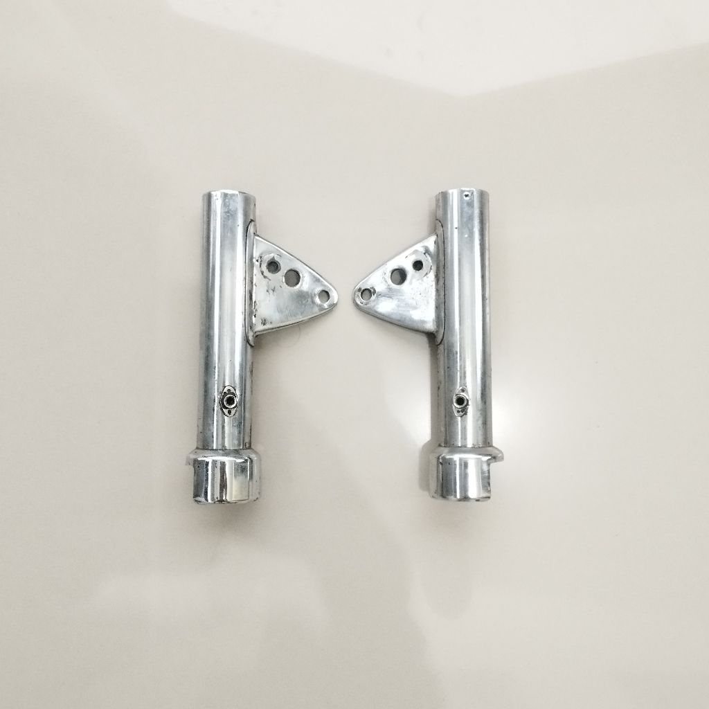 Kupingan lampu depan Honda CB 100 K5 original