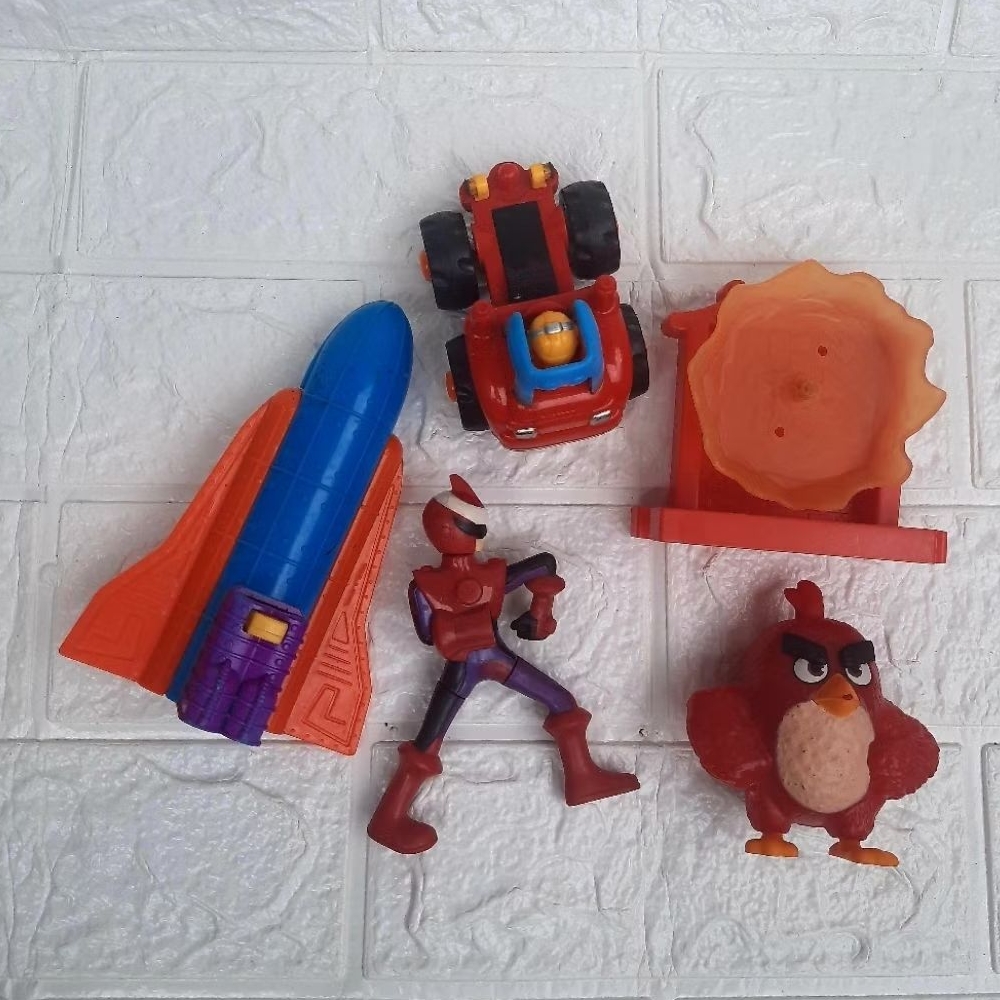 Figure/Mainan Campur McDonald's Preloved 5 Pcs