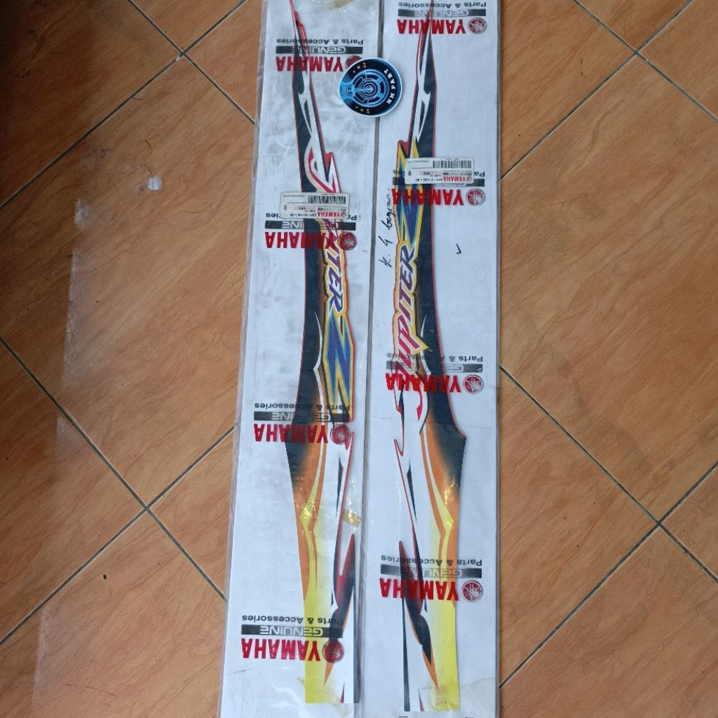 STRIPPING BODY JUPITER Z 2005 KANAN KIRI ( ORIGINAL ) / 5TP-F173E-40 / 5TP-F173F-40