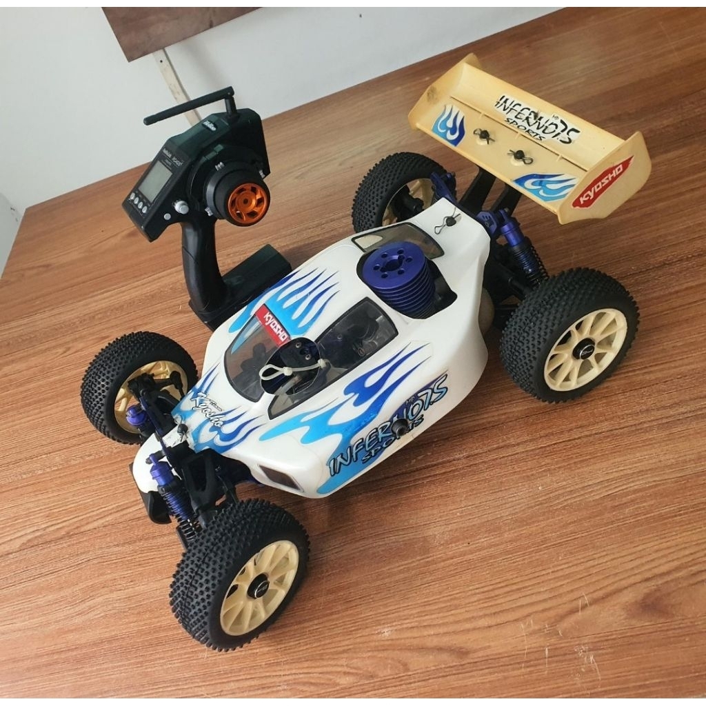 Kyosho Inferno MP7.5 RC Buggy 1/8 Engine Nitro Bekas Bagus sekali