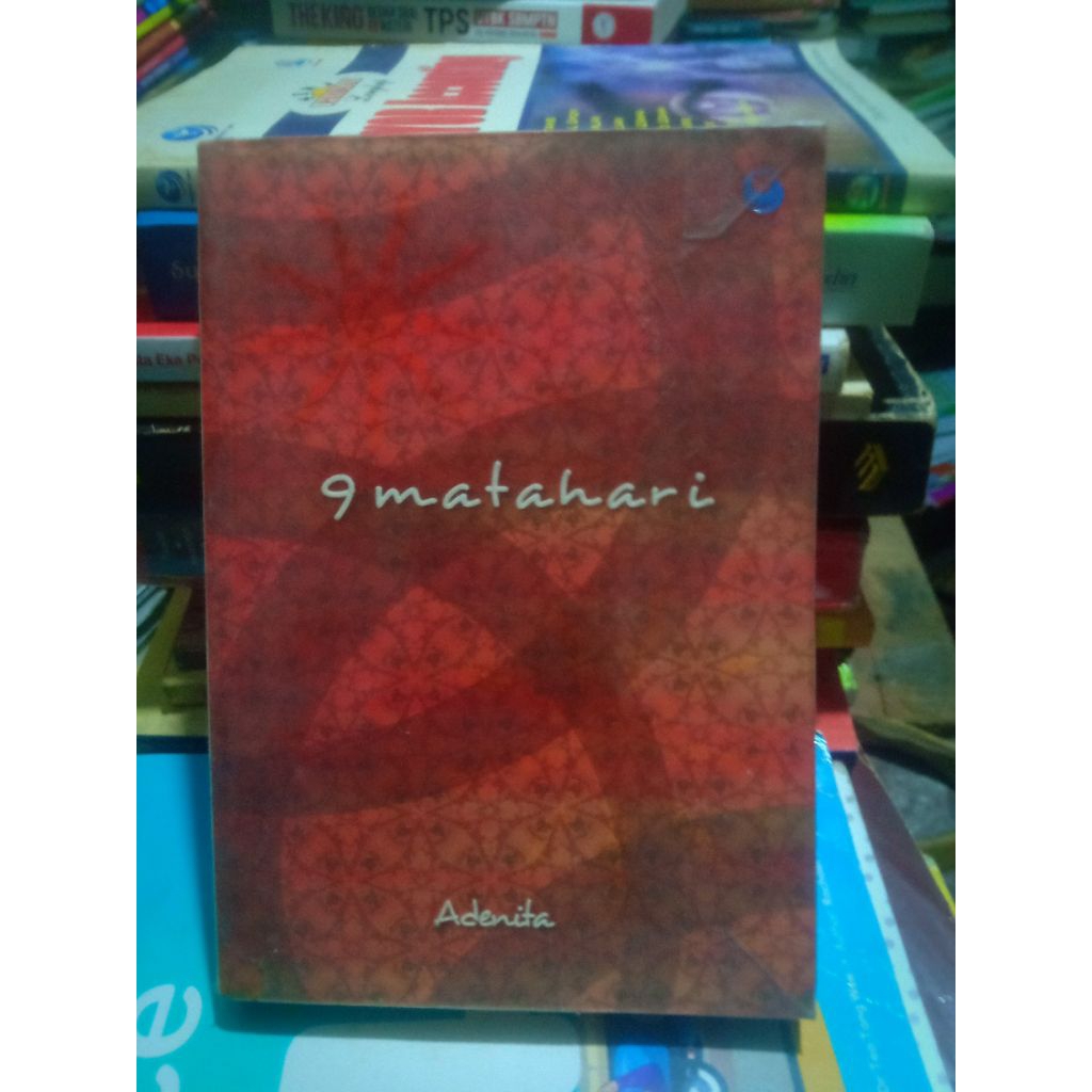 buku 9 Matahari Adenita
