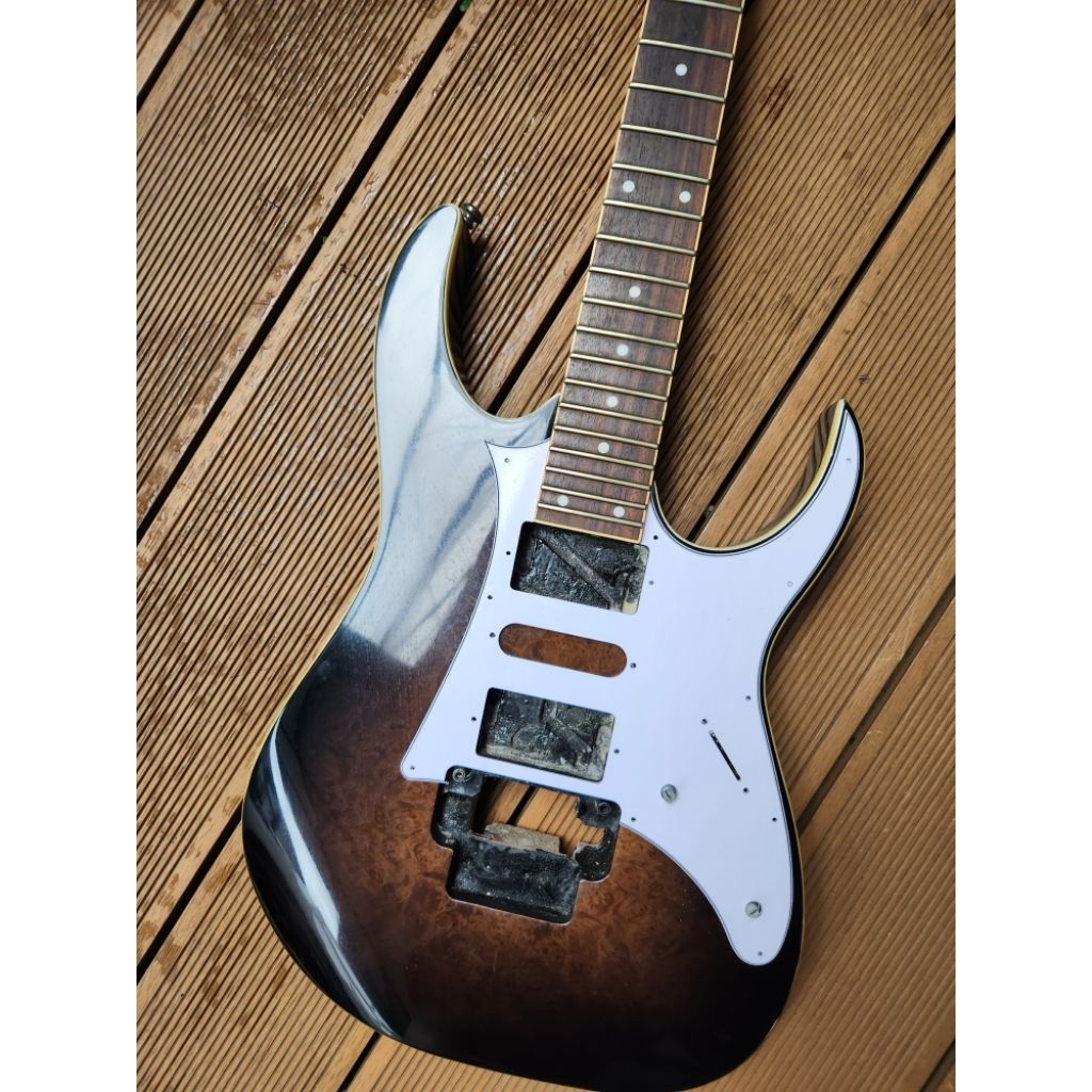 Pickguard Gitar Ibanez RG Series 3 Ply White HSH