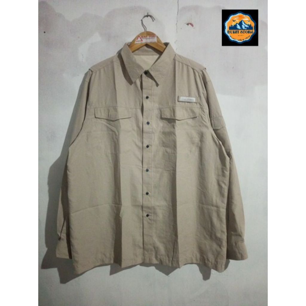 Kemeja Lapangan Habit