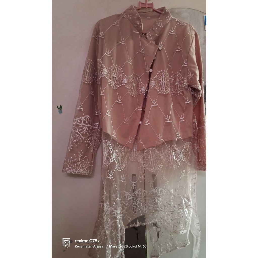 baju kondangan brukat