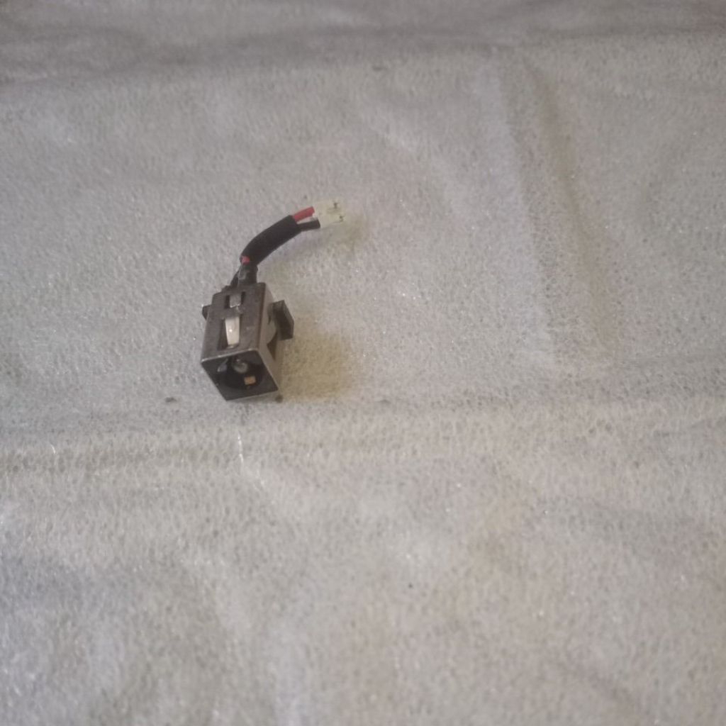 konektor carger laptop toshiba dynabook r73/a original