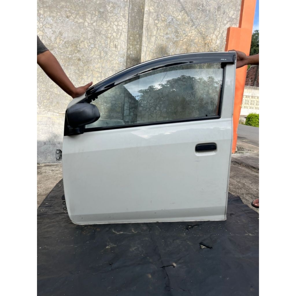 Pintu Ayla/Agya Depan Kiri