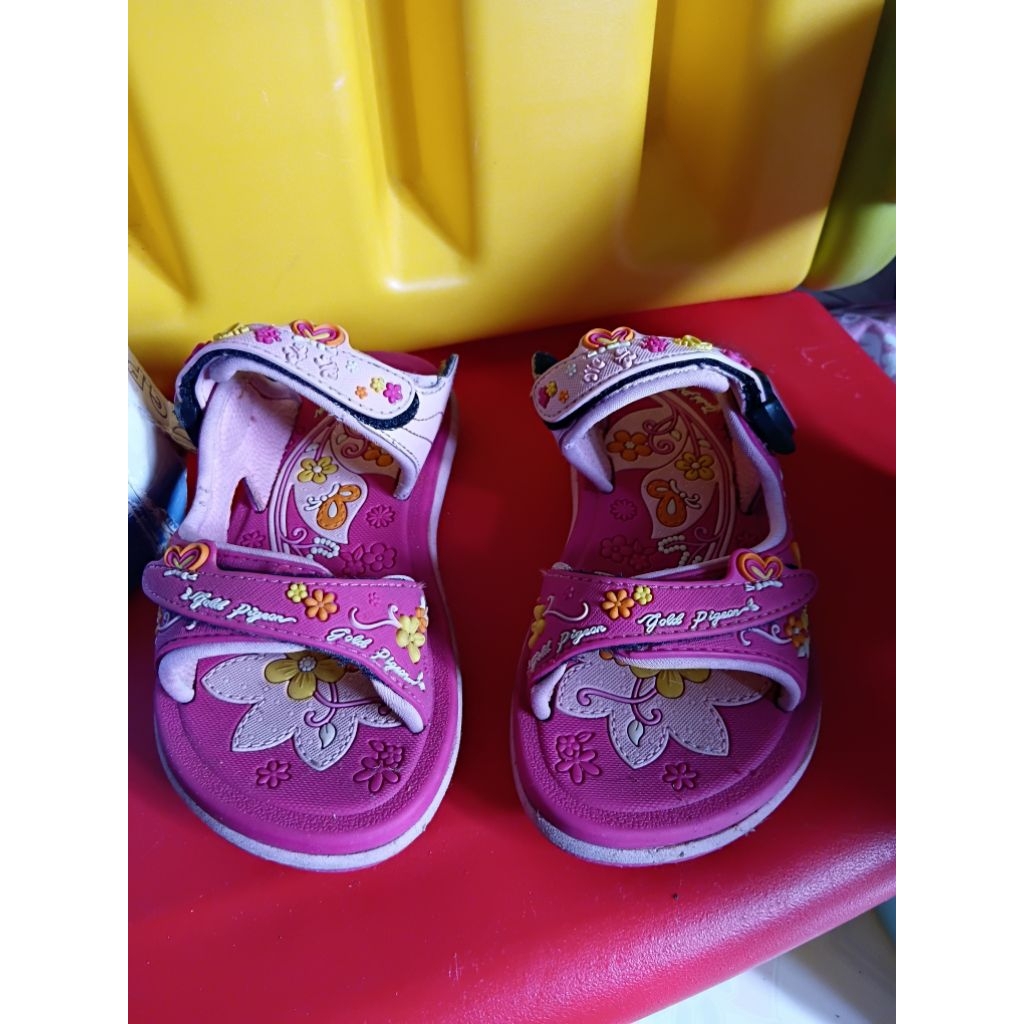 Sandal Gunung Anak Perempuan Gold Pigeon sz 28 (PL)