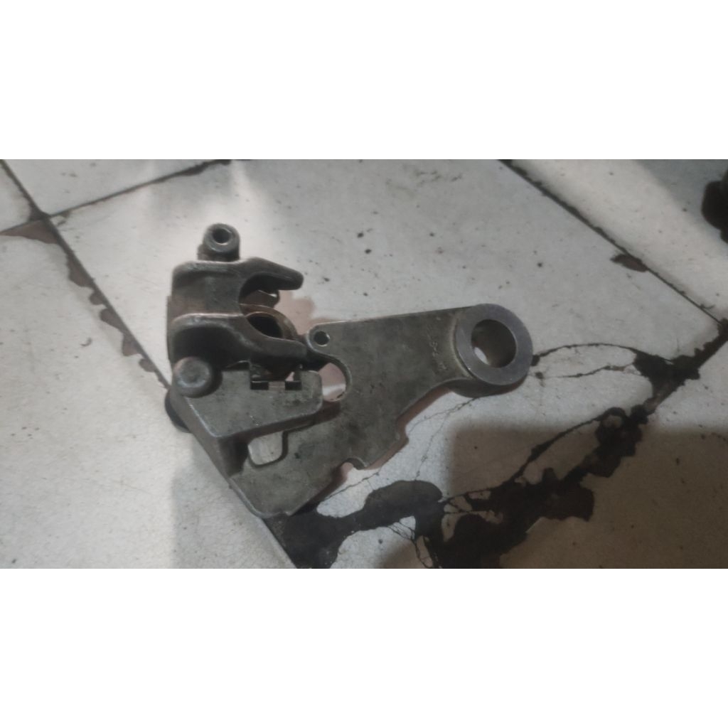 breket motor Minerva megelli R 250 cc