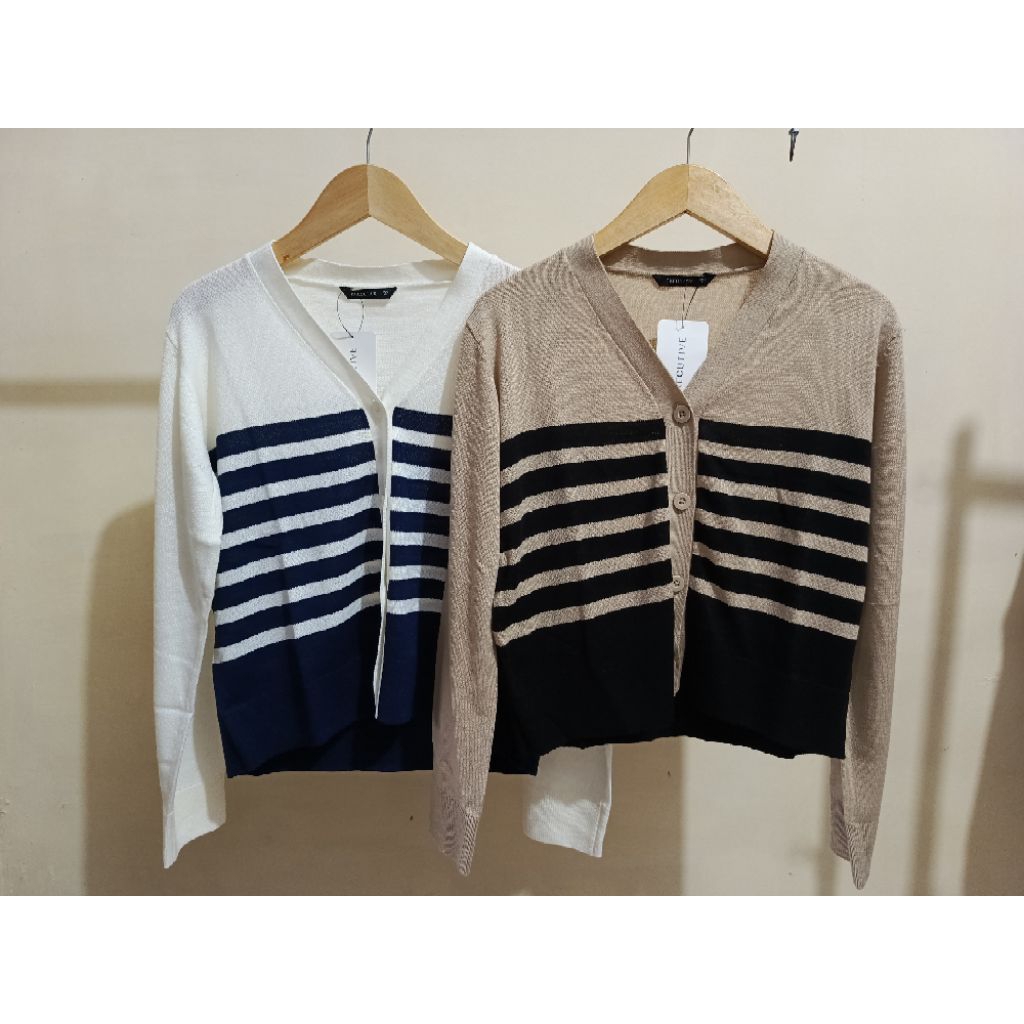EXECUTIVE CARDIGAN WANITA CROP RAJUT LENGAN PANJANG ORIGINAL