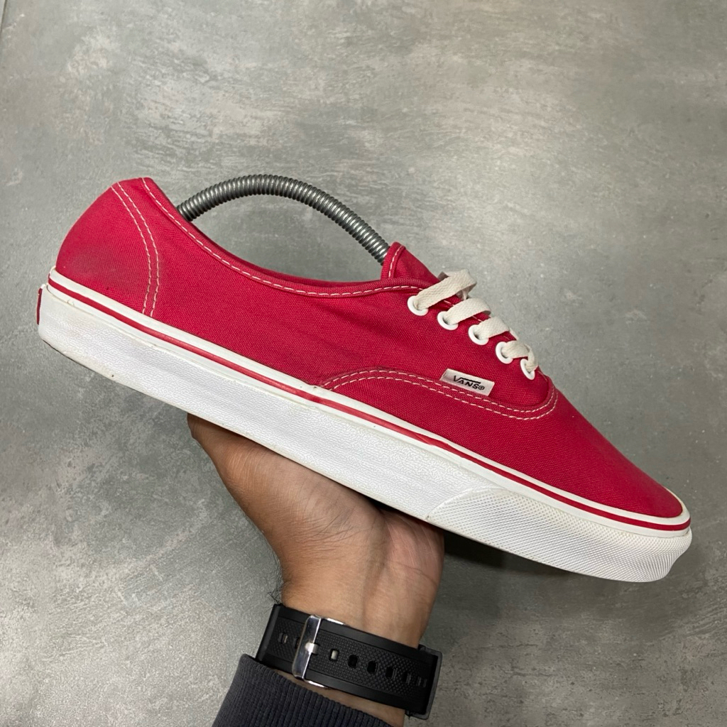 [Size 46] Vans Authentic Classic Red Chilli Second Good Condition. Harga Baru nya 2.5 Juta Rupiah
