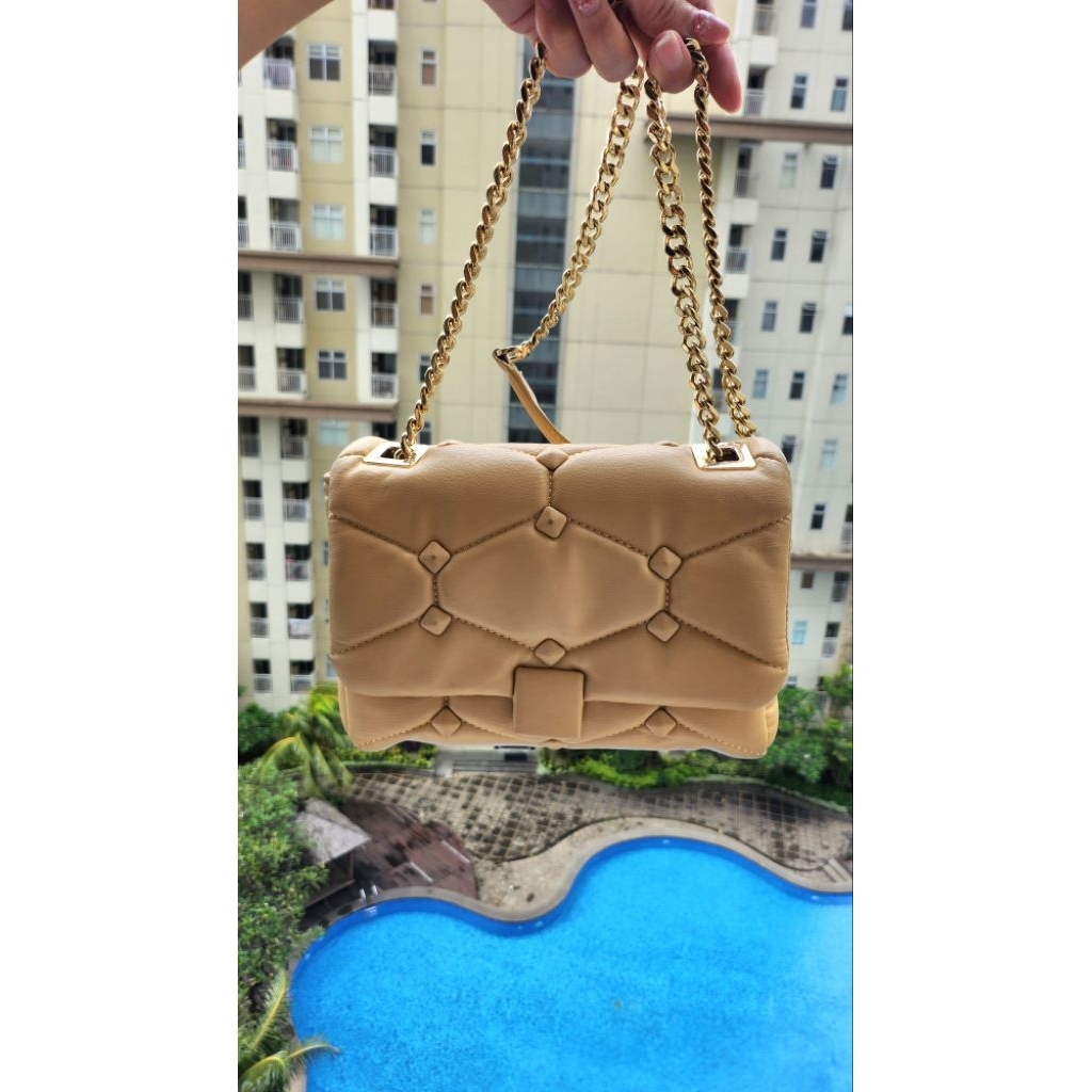 PRELOVED ORI ZARA Quilted Crossbody Bag Sling Selempang Beige Tas Empuk Woman Murah Mulus Bagus