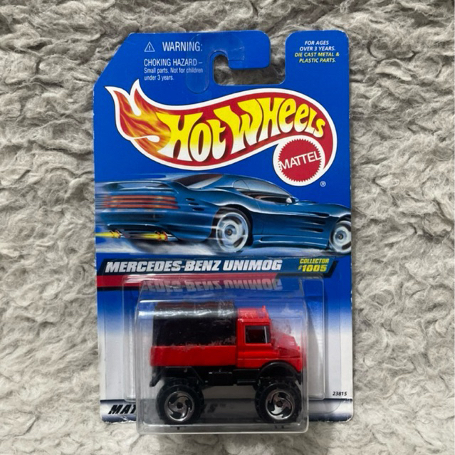 Hot Wheels Mercedes Benz Unimog Merah