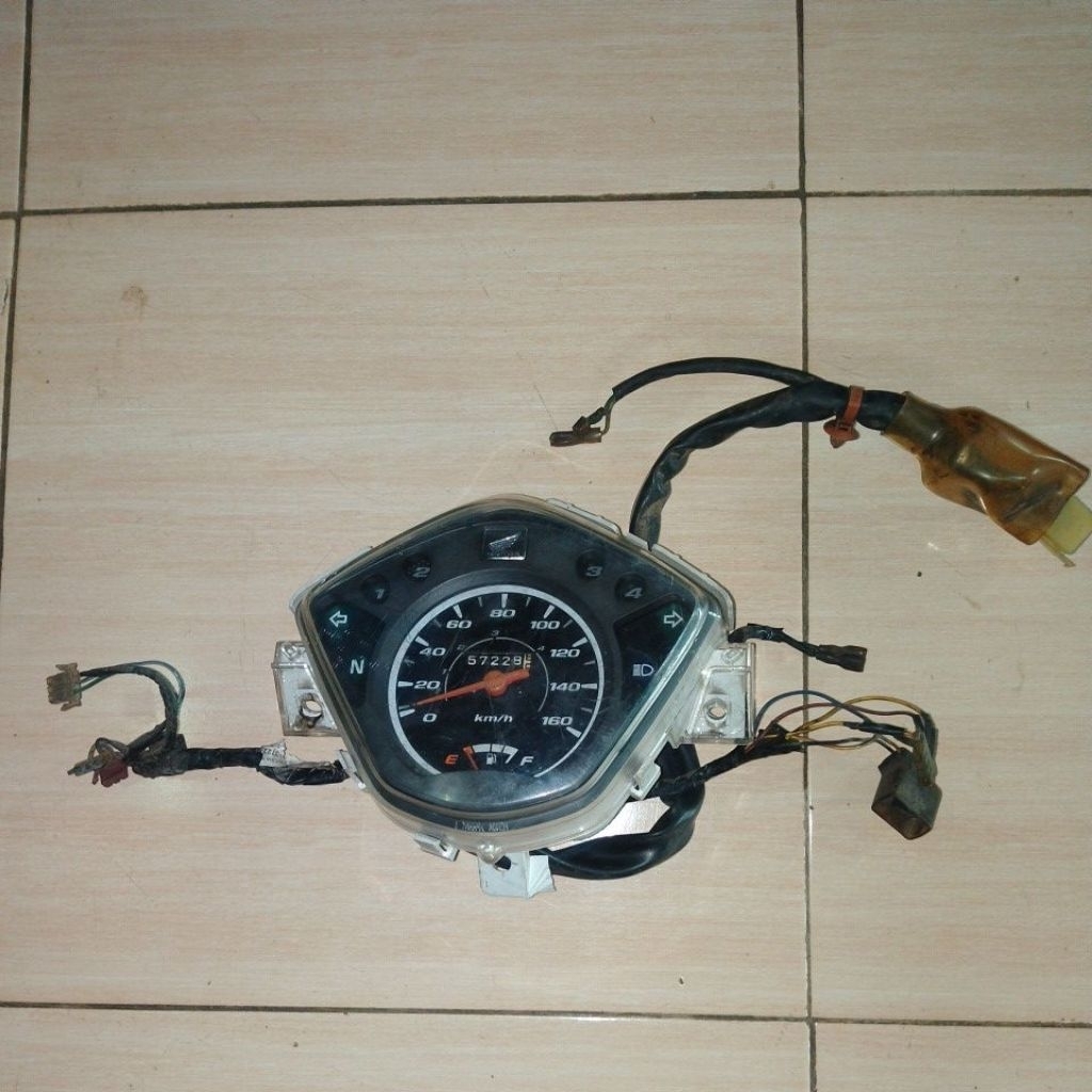 SPIDOMETER ODOMETER HONDA REVO ABSOLUTE LENGKAP SATU SET KABEL LAMPU BERIKUT SOKET ORIGINAL COPOTAN 