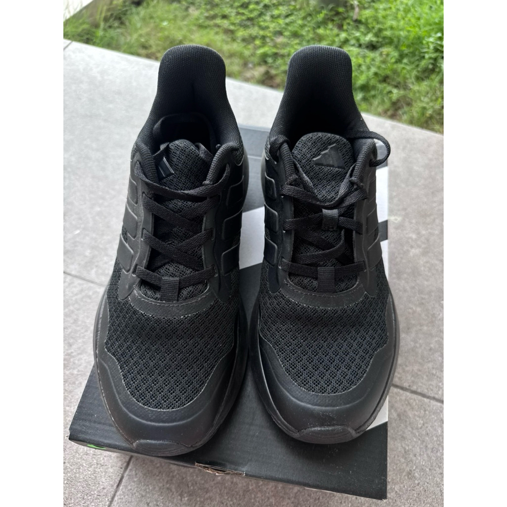 Preloved sepatu Run adidas