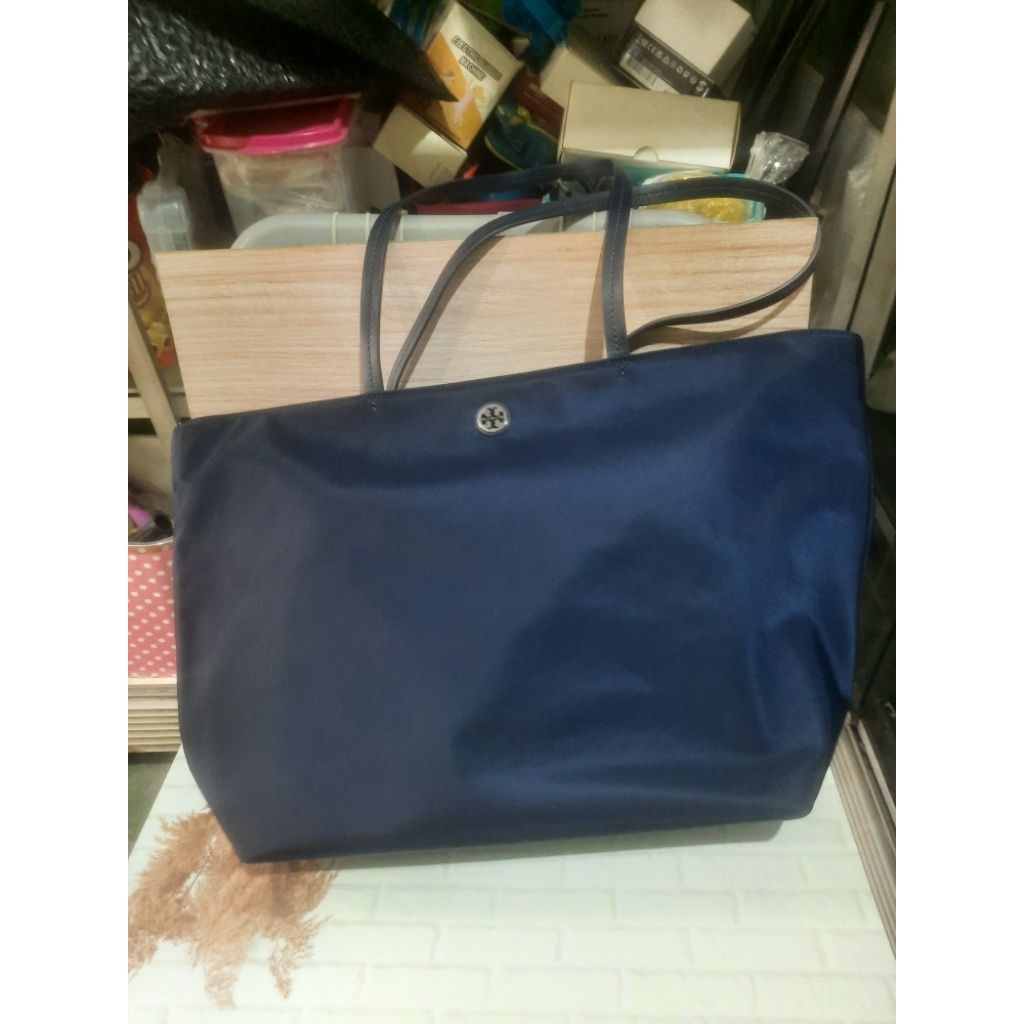 Preloved Tas Tory Burch Tote Bag Nylon Warna Tori Navy Auth
