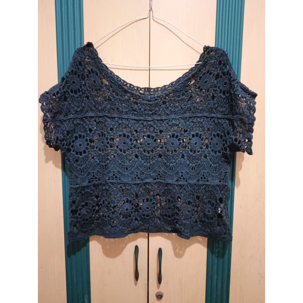 PRELOVED OUTER RAJUT PREMIUM LENGAN PENDEK SABRINA JARING-JARING CROP MURAH