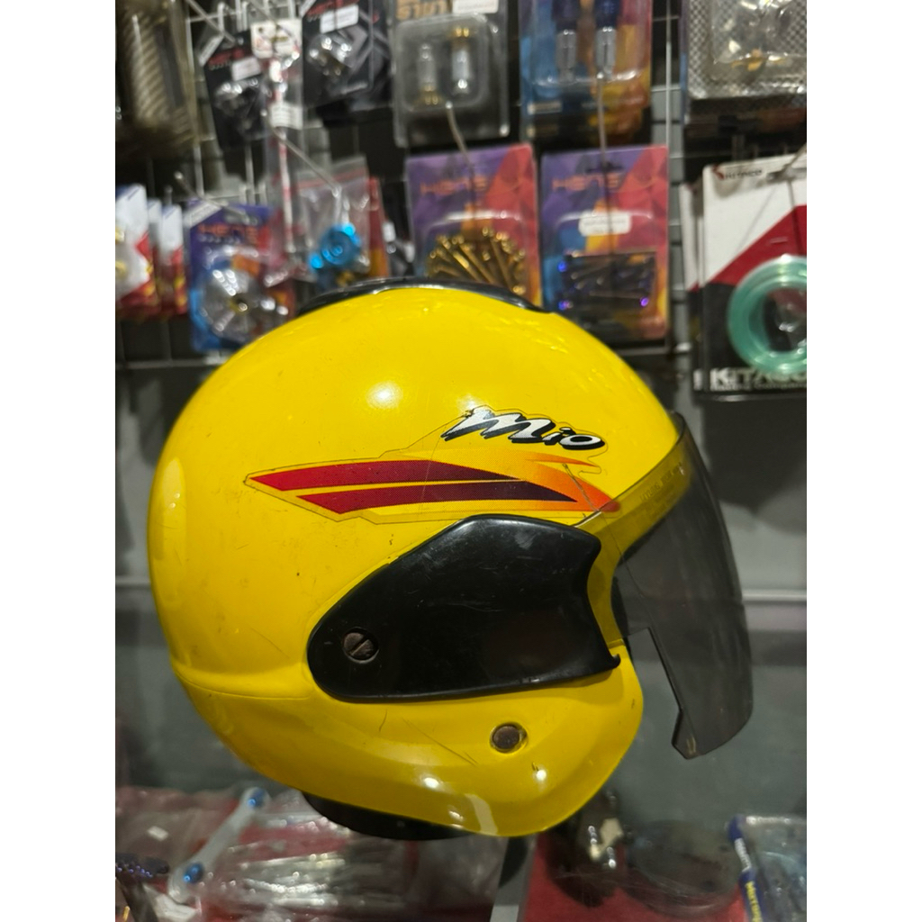 Helm yamaha mio kuning original