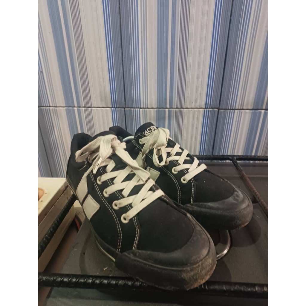 Macbeth Eliot Black/White - Sepatu Casual Pria Original