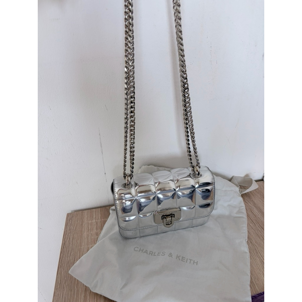 tas charles and keith mini lucu