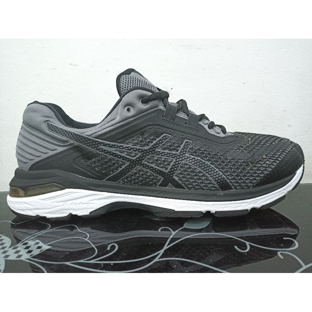 Sepatu Second Ori - Asics GT-2000 6 ize 44,5