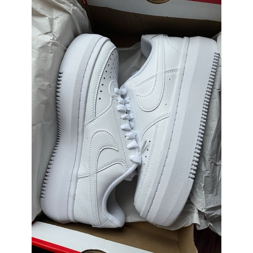 Sepatu Nike Court Royale