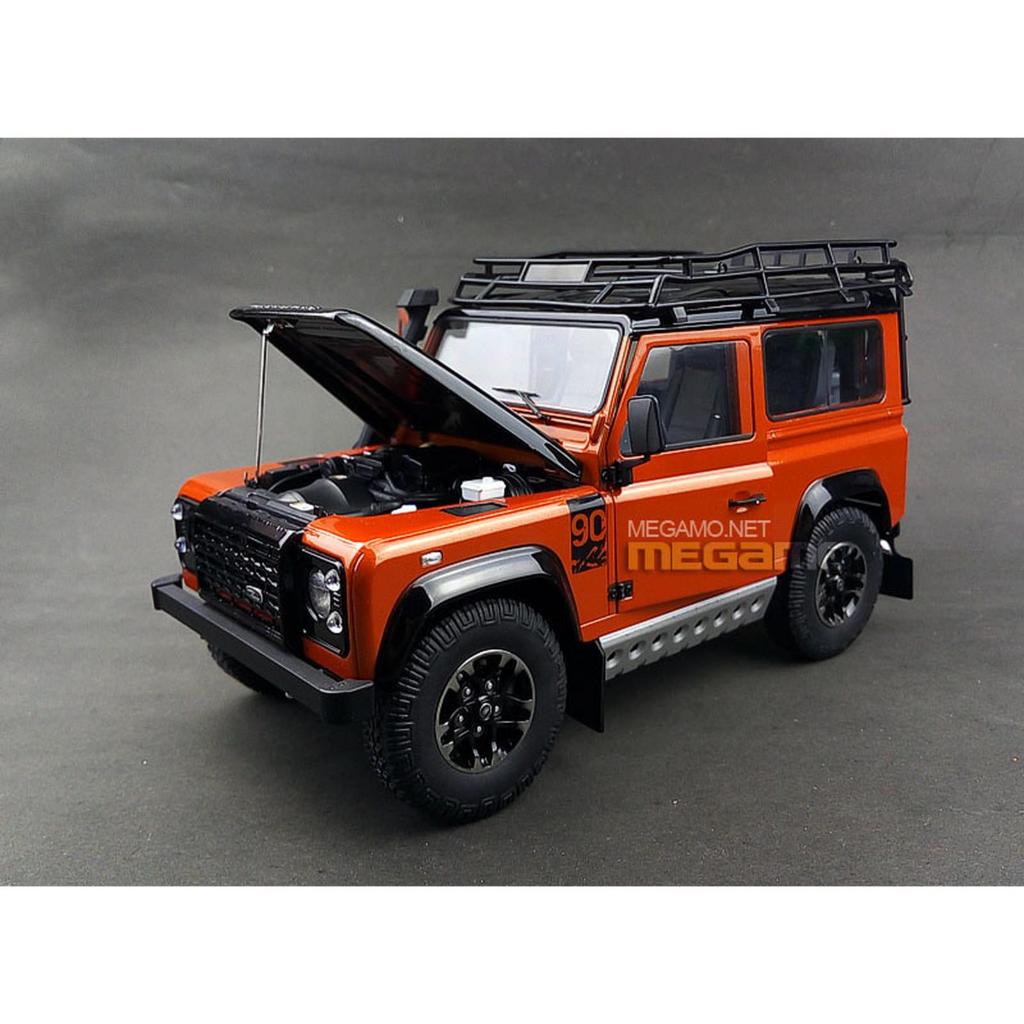 Almost Real 1:18 Land Rover Defender 2015