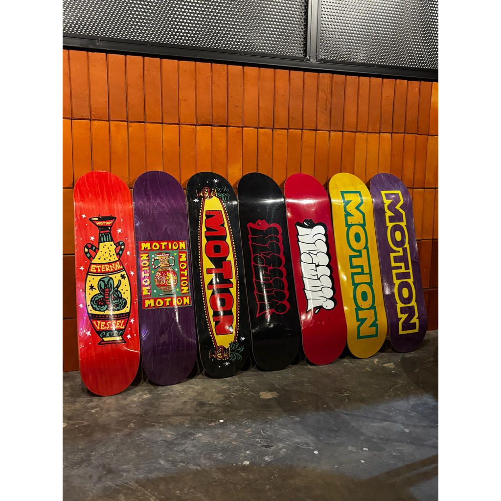 MOTION SKATEBOARD DECK NEW SERIES FREE GRIPTAPE