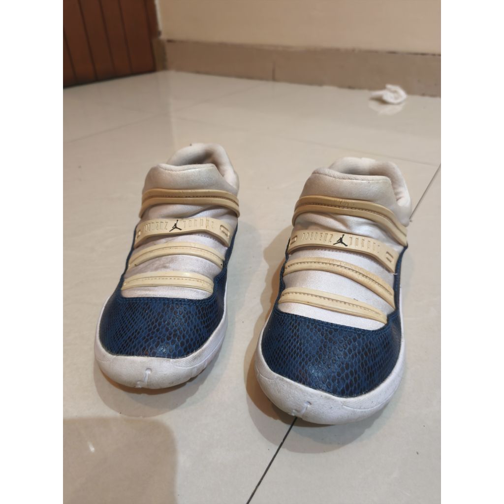 Sepatu nike Jordan 11 retro ori store  preloved