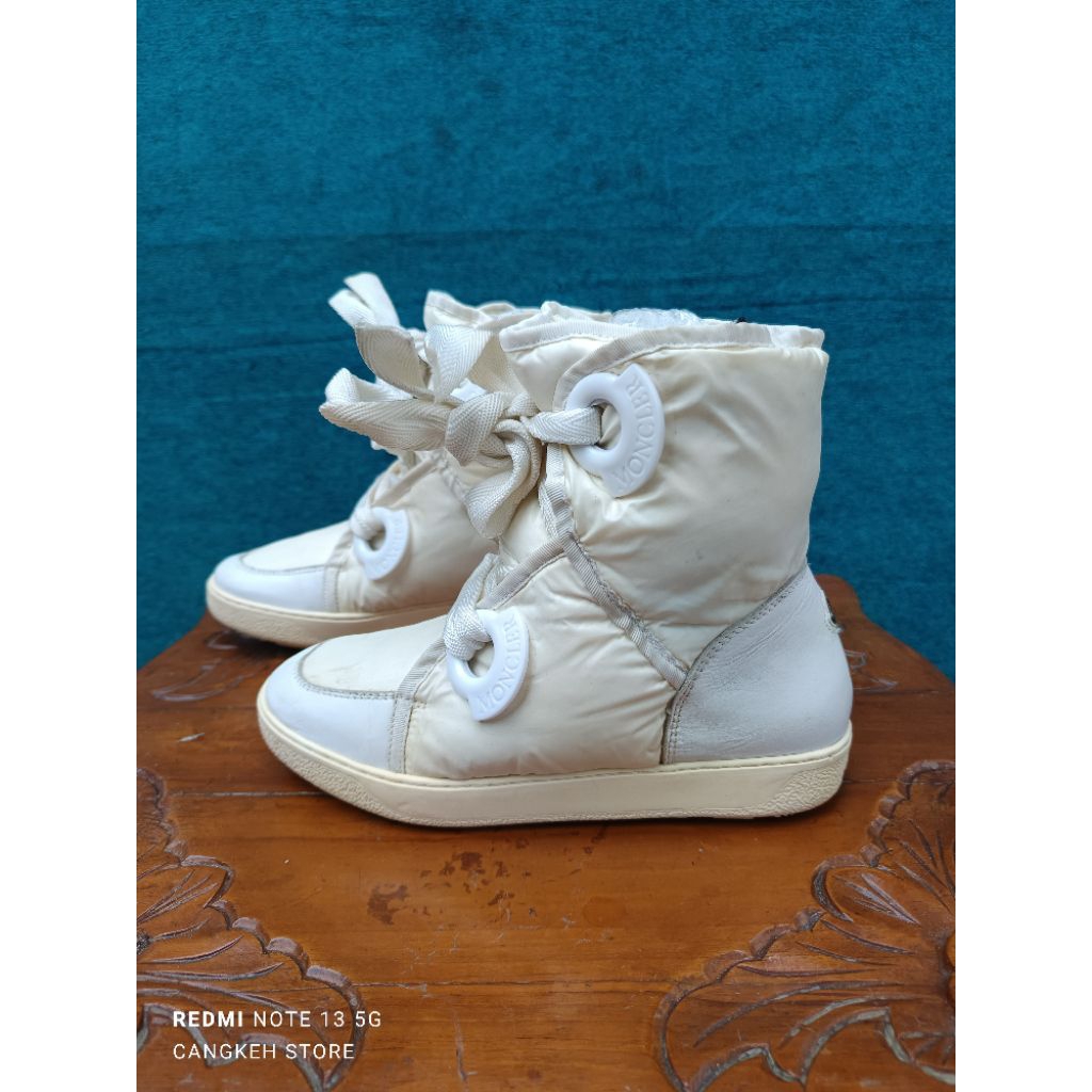 Moncler size 37 insole 23,5cm sneakers casual, sepatu winter, sepatu hangat, sepatu cuaca dingin