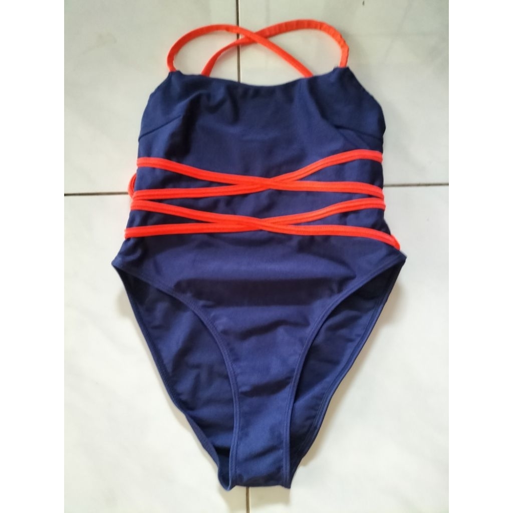 Preloved Baju Senam LEE VIERRA