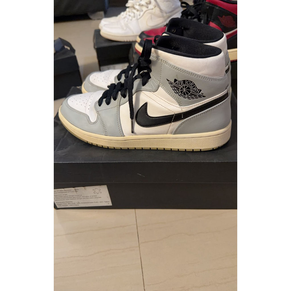 preloved Sepatu Air Jordan 1 Mid Bekas Original