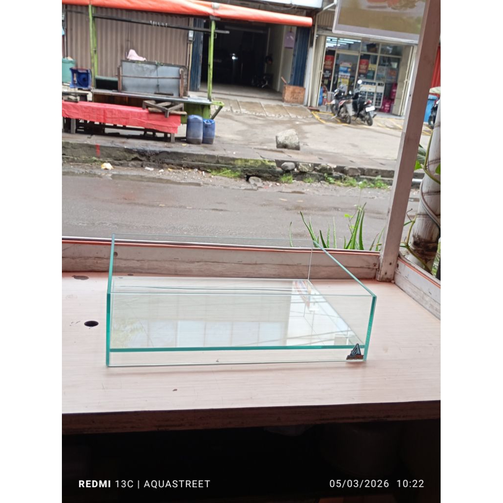 Shallow tank rimless 40x30x11 cm