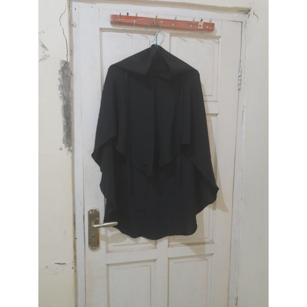 Bergo hijab wanita cantik preloved
