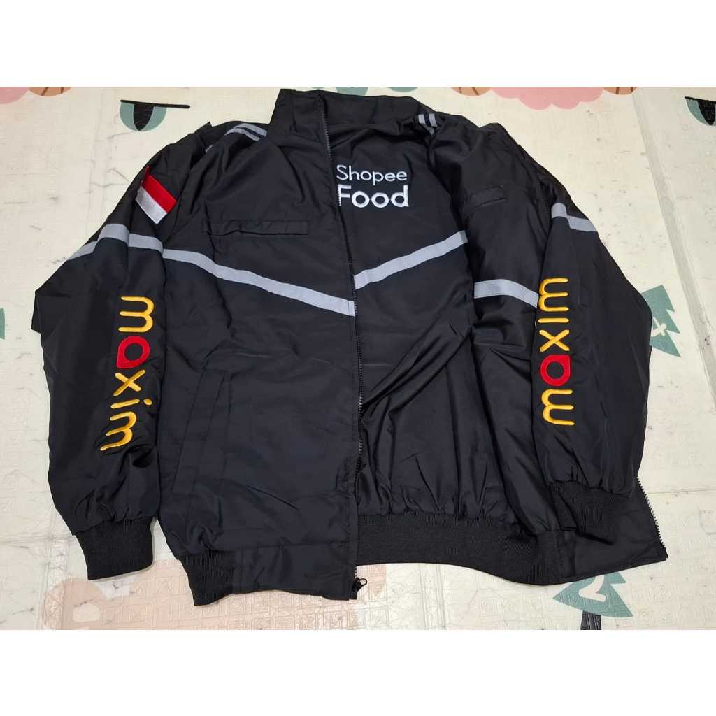 JAKET MAXIM HITAM SOPI HITAM JAKET BOLAK BALIK MAXIM SOPI HITAM SEMUA REAL PICT ANTI AIR BORDIR GAK 