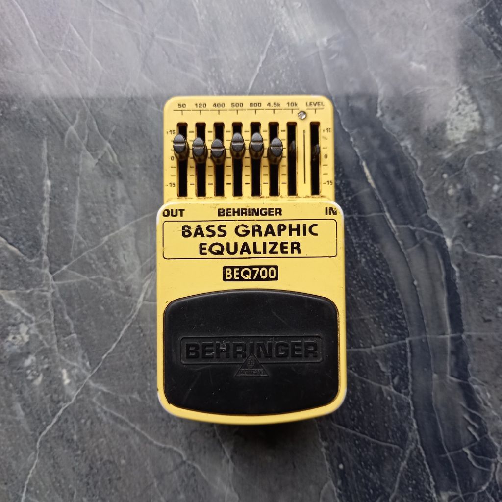 Behringer Bass Graphic Equalizer BEQ700 Efek Gitar