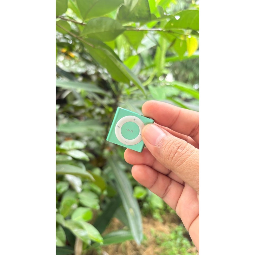 iPod Shuffle 4th gen 2GB Green