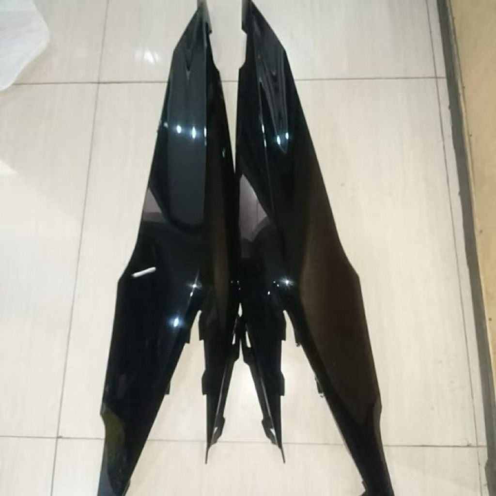 Cover body samping kanan kiri Blade new 125 Body samping kanan kiri Honda Blade new 125 Repsol berku