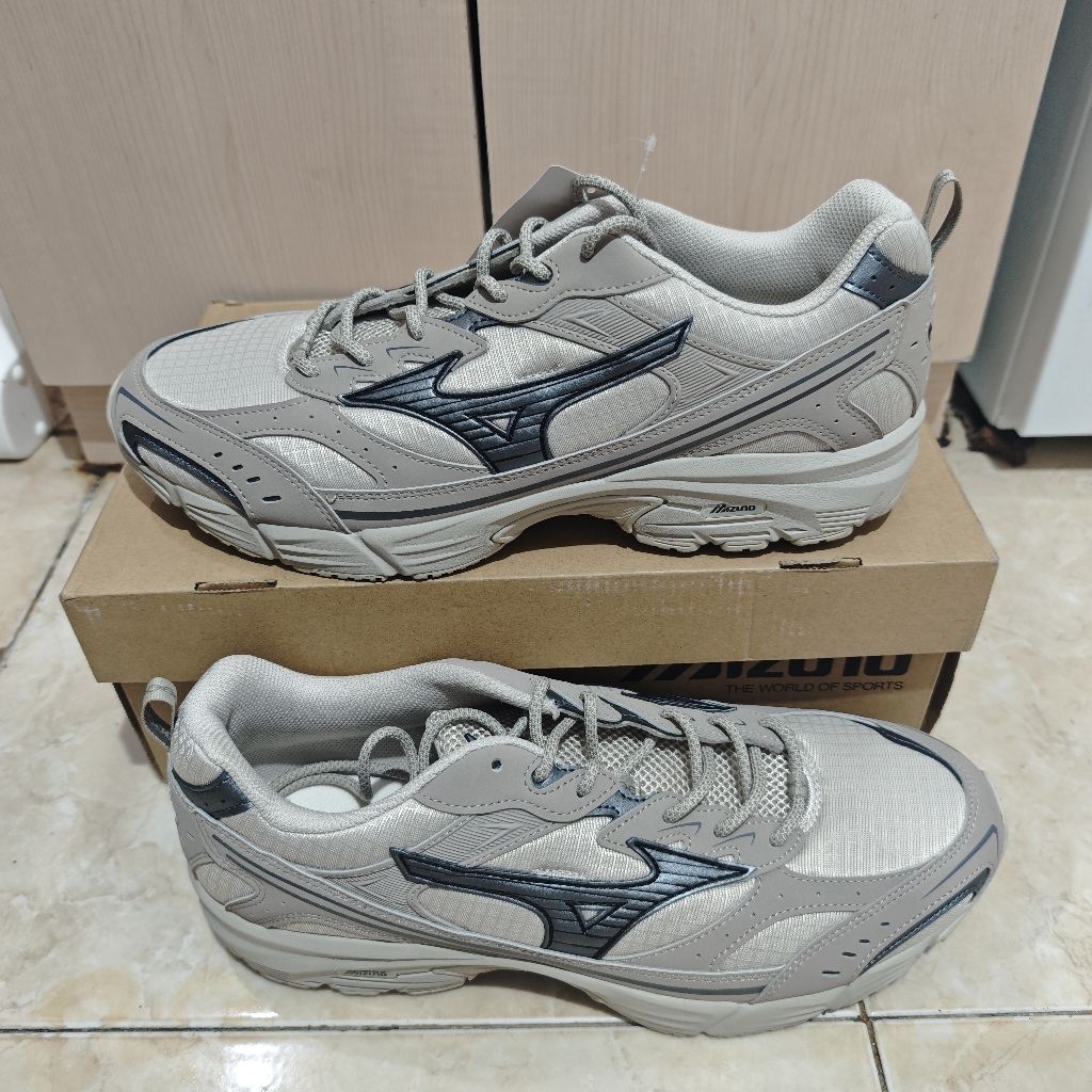 New - Mizuno MXR Sportstyle