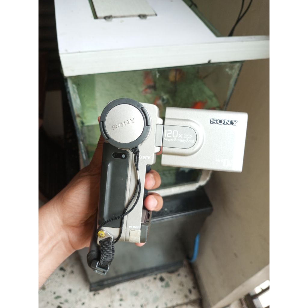 Sony handycam vision DCR-PC7E PAL untested