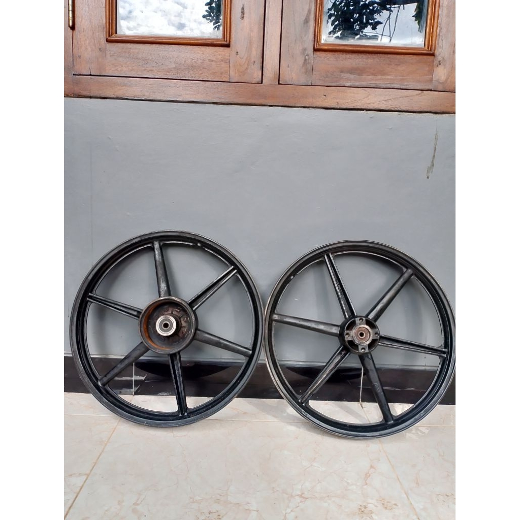 velg palang 6 ring 17 copotan motor ada tutup tromolnya