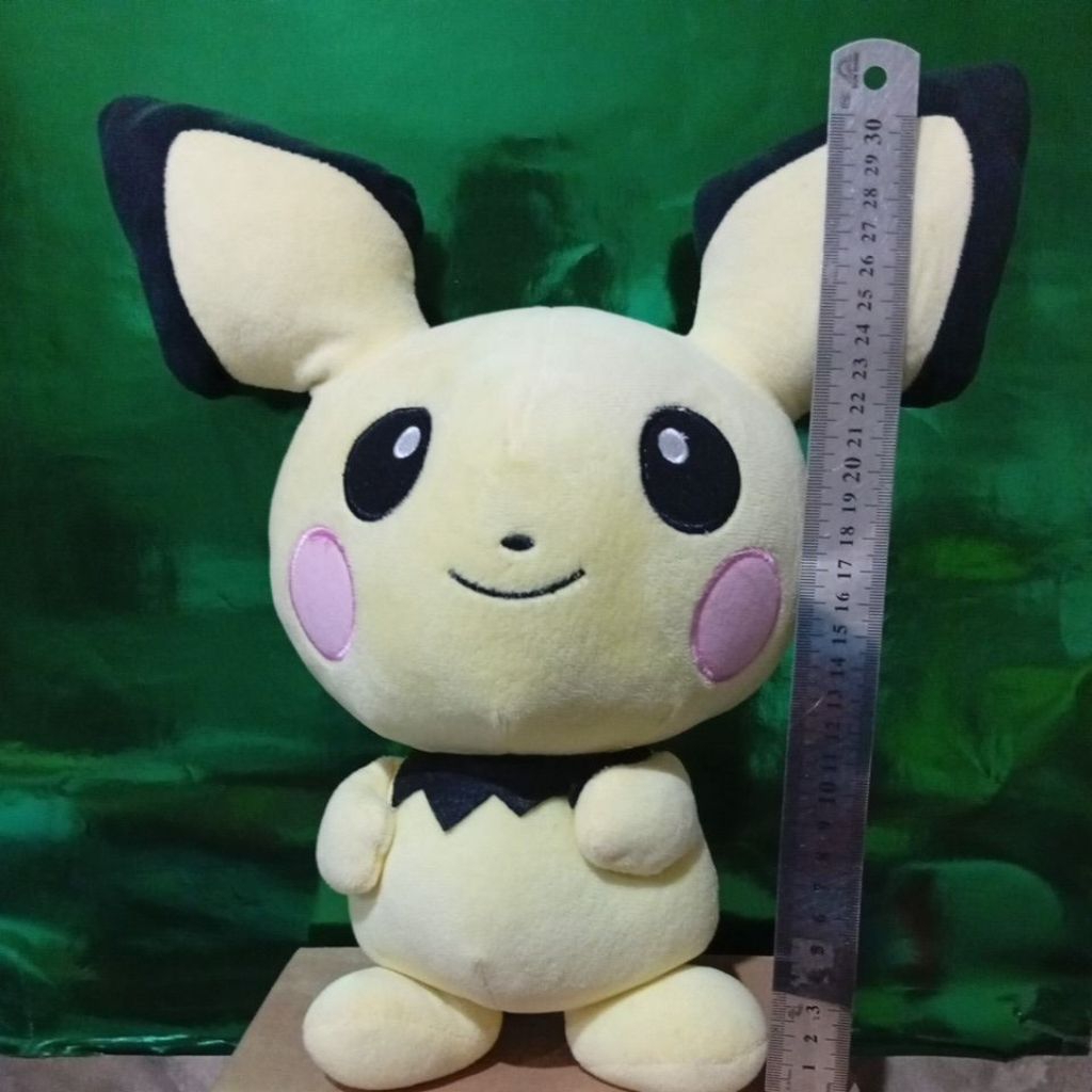 boneka pl pichu besar.