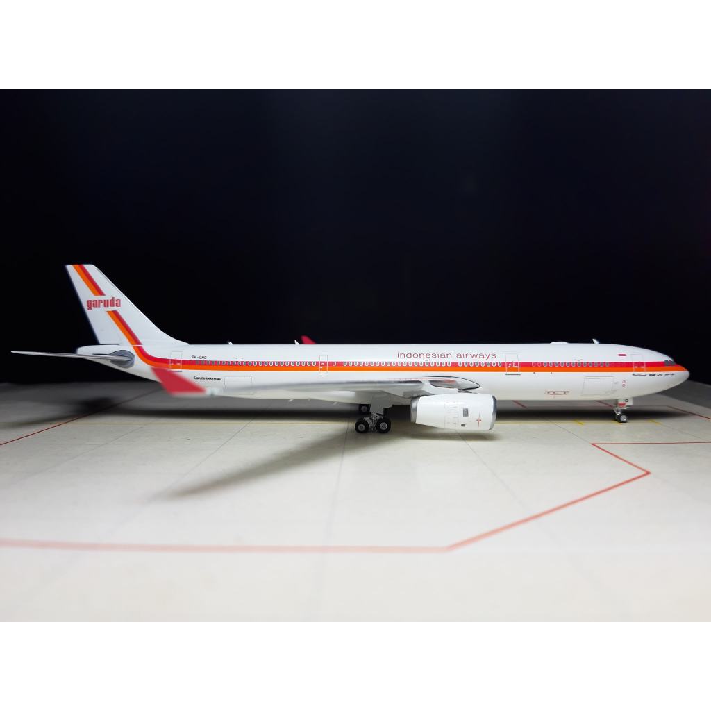 Diecast Pesawat Garuda Indonesia Retro Livery - Brand Logo 1960-1985 - Airbus A330-343 - registratio