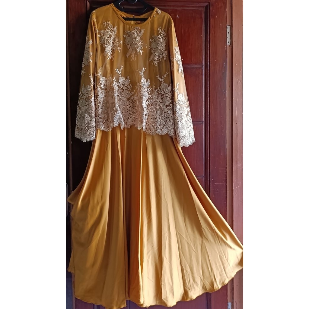 Preloved Gamis Brukat Gold