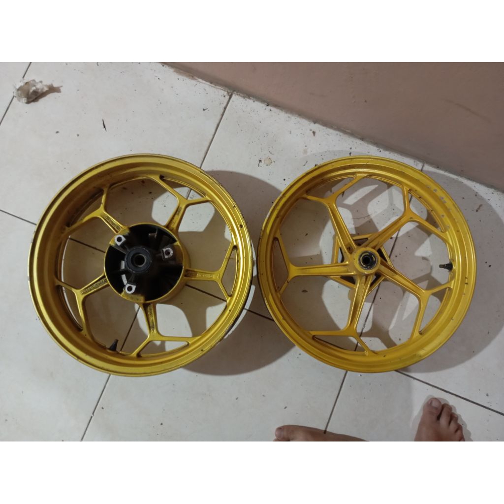 velg original Ninja 250fi repain gold
