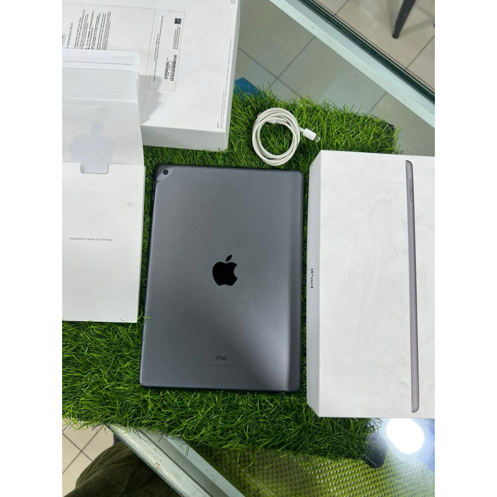 iPad gen 8 128gb ZP/A wifi Mulussss Fullset Finger on Truetone on
