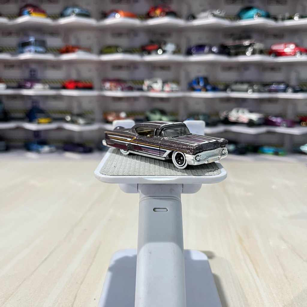 Hotwheels Chevy Impala loose 99%