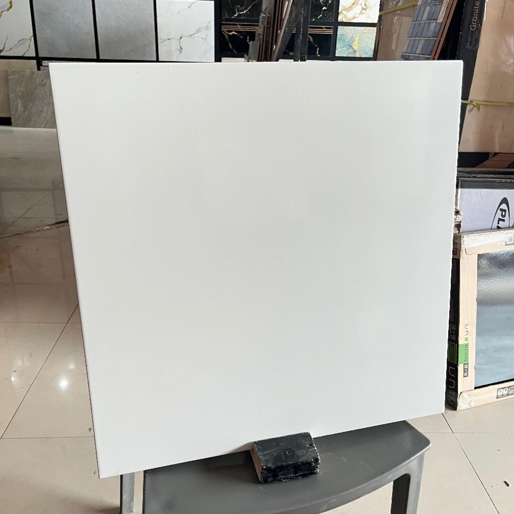Keramik lantai putih polos 50×50 | mustika