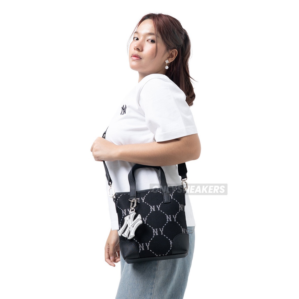 MLB DIAMOND MONOGRAM JACQUARD MINI CROSS BAG NEW YORK YANKEES BLACK